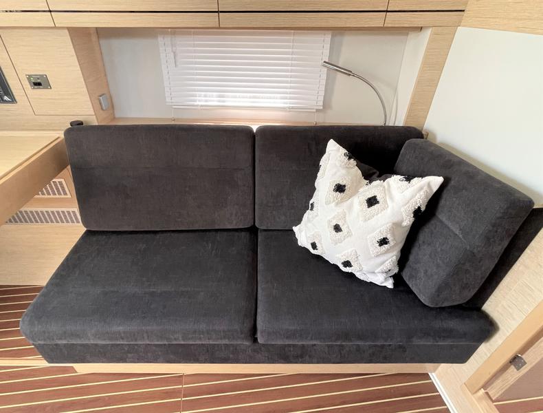 Book yachts online - sailboat - Hanse 418 - Infinity of Moments - rent