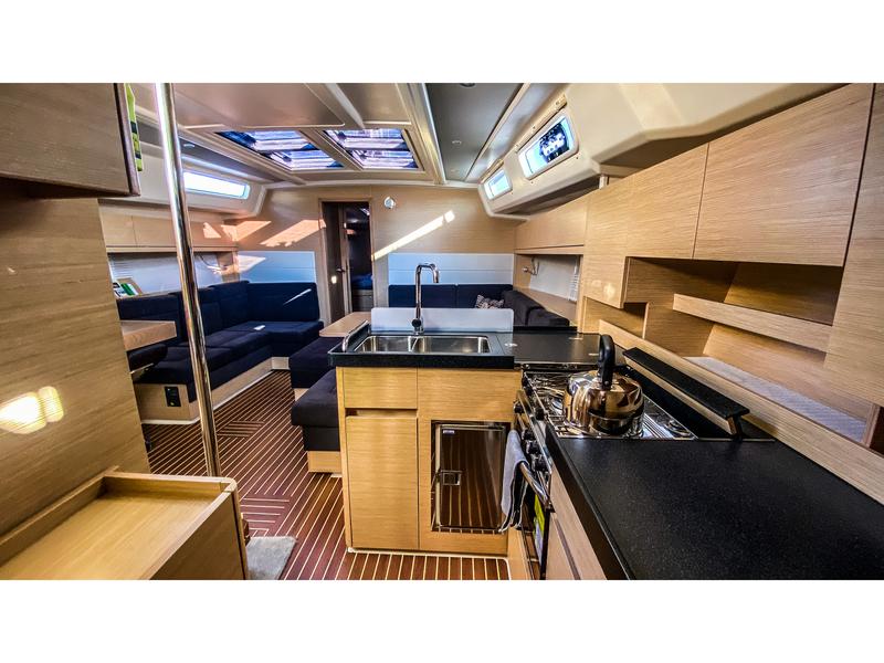 Book yachts online - sailboat - Hanse 458 - Infinity of Trust - rent