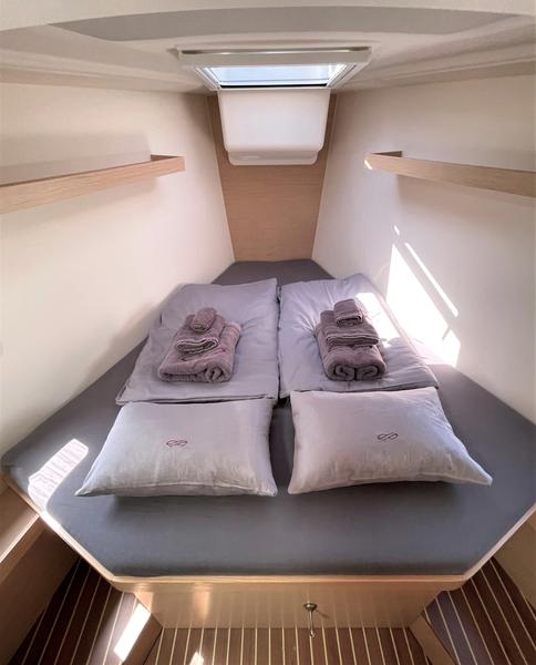 Book yachts online - sailboat - Hanse 418 - Infinity of Wisdom - rent