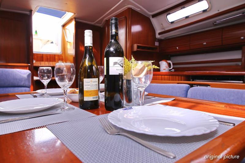 Book yachts online - sailboat - Bavaria 44 - Scorpion - rent