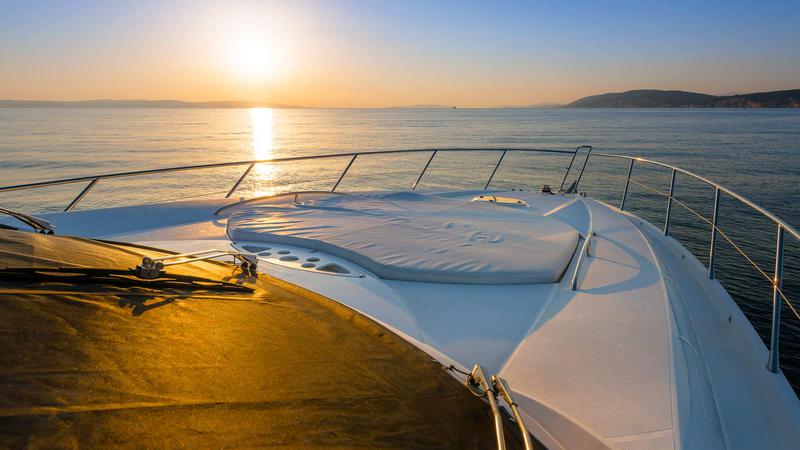 Book yachts online - motorboat - Predator 72 - Glorious - rent