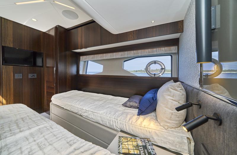 Book yachts online - motorboat - Sunseeker Manhattan 55 - Apolo - rent
