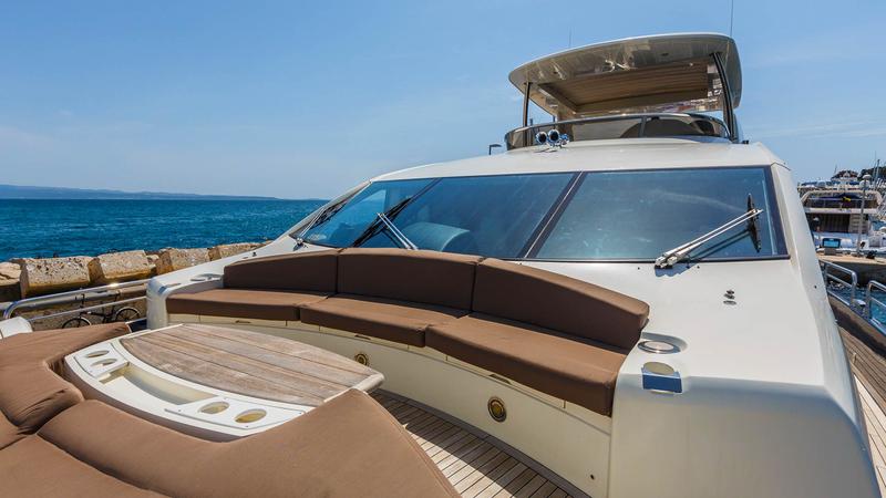 Book yachts online - motorboat - Sunseeker Yacht 86 - The Best Way - rent