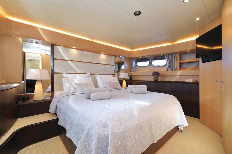 Book yachts online - motorboat - Maiora 20S - Hope I - rent