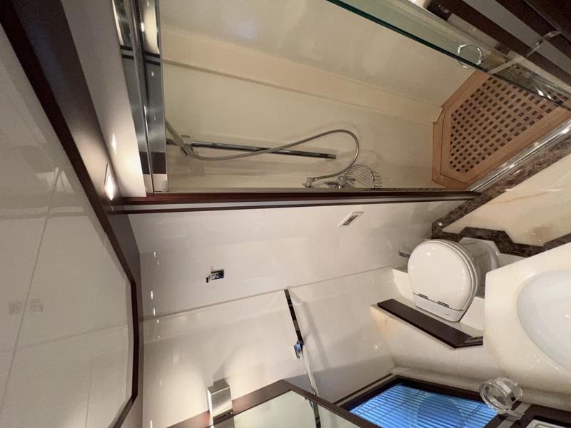 Book yachts online - motorboat - Dominator 680 S - QUO VADIS - rent