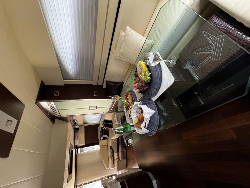 Book yachts online - motorboat - Dominator 680 S - QUO VADIS - rent