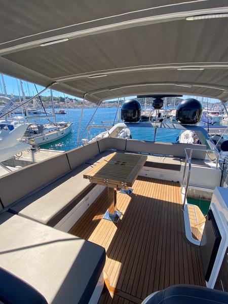 Book yachts online - motorboat - Galeon 550 Sky - GREMIX - rent