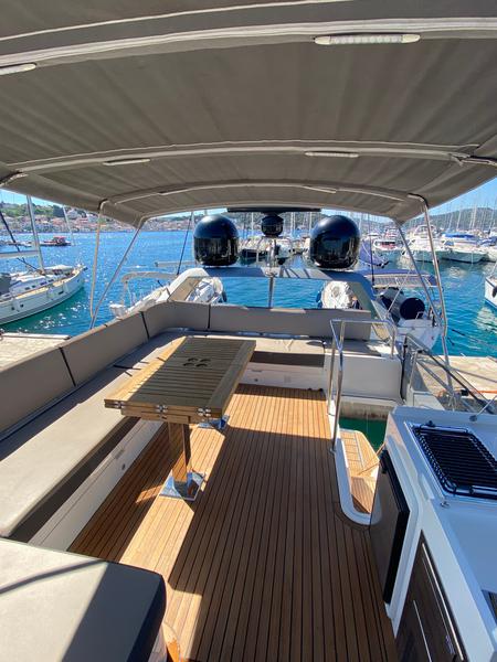 Book yachts online - motorboat - Galeon 550 Sky - GREMIX - rent