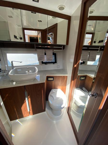 Book yachts online - motorboat - Galeon 550 Sky - GREMIX - rent