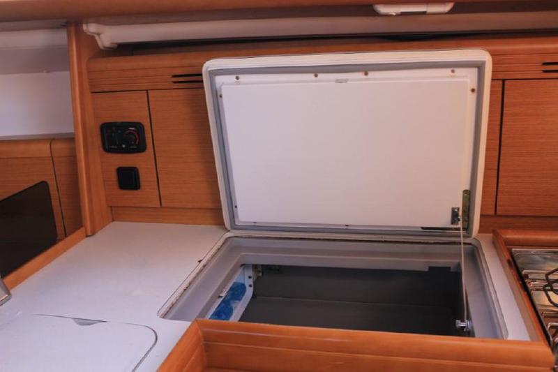 Book yachts online - sailboat - Sun Odyssey 36i - Jeanneau 36án - rent