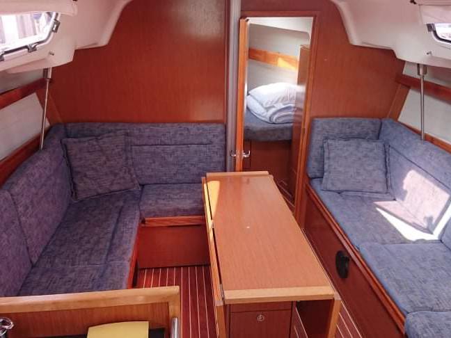 Book yachts online - sailboat - Bavaria 35 - 35án - rent
