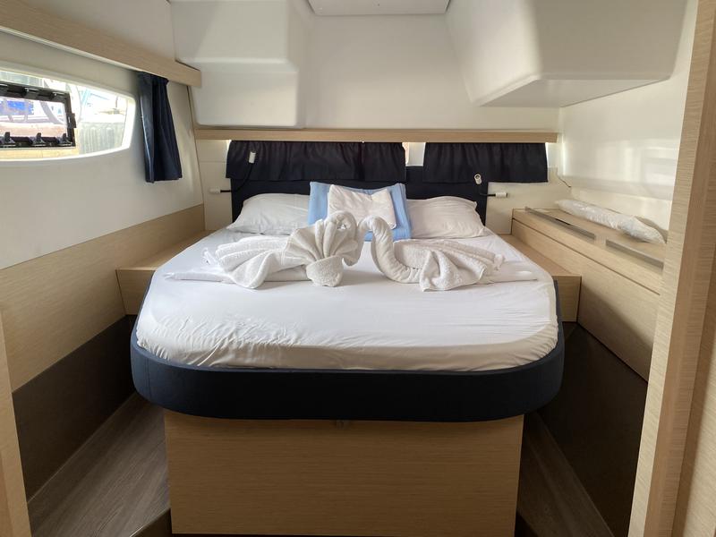Book yachts online - catamaran - FP Lucia 40/3cab - Island Life - rent