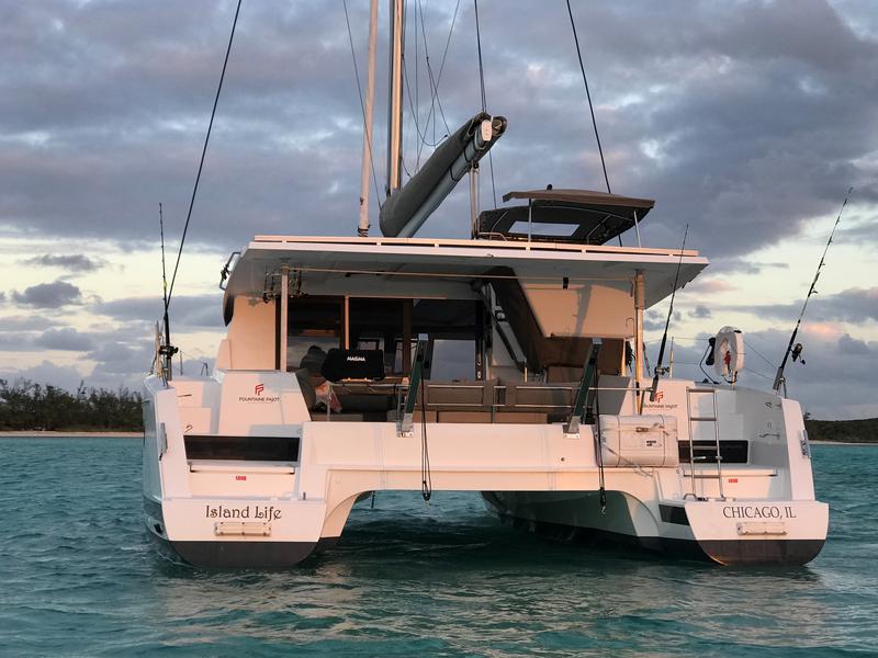Book yachts online - catamaran - FP Lucia 40/3cab - Island Life - rent