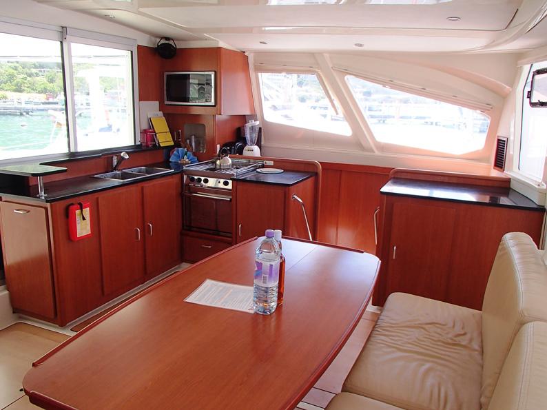 Book yachts online - catamaran - Leopard 444 - Shazam - rent