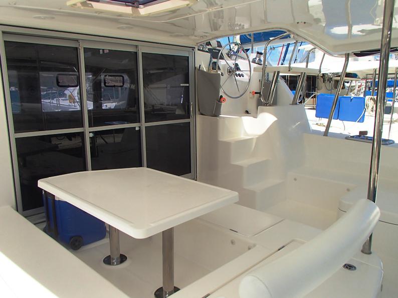 Book yachts online - catamaran - Leopard 444 - Shazam - rent