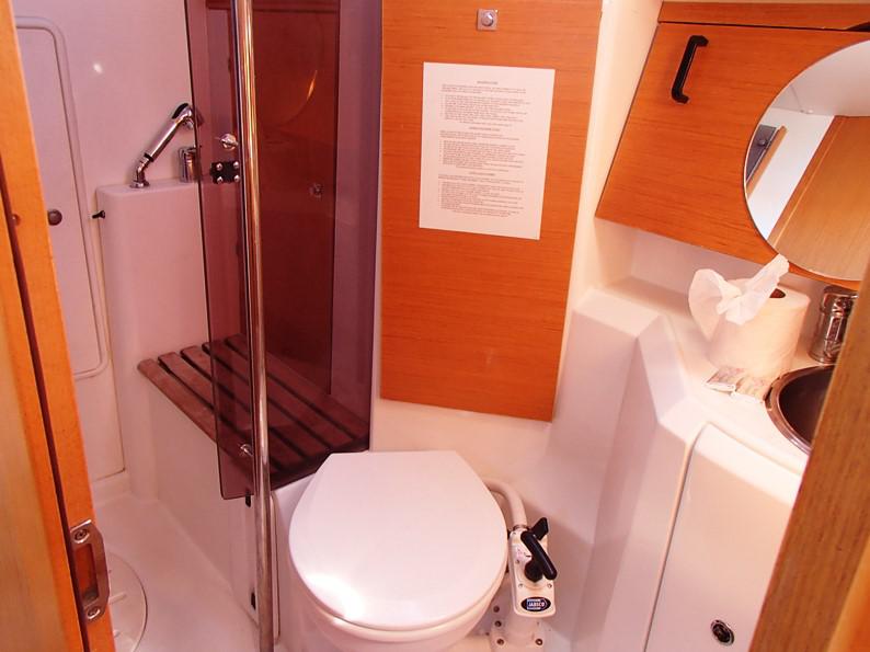 Book yachts online - sailboat - Jeanneau Sun Odyssey 36i - Vibeke - rent