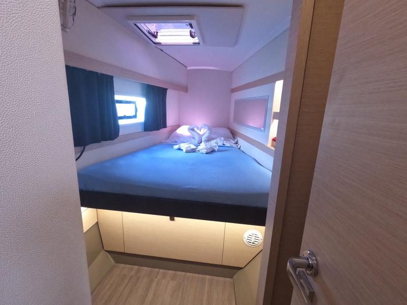Book yachts online - catamaran - FP Lucia 40 - Lucky Cat - rent