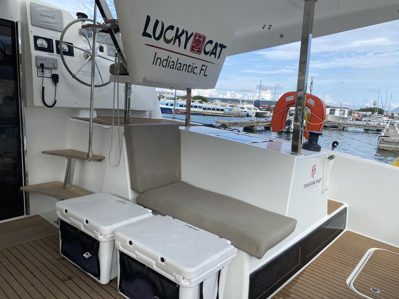 Book yachts online - catamaran - FP Lucia 40 - Lucky Cat - rent