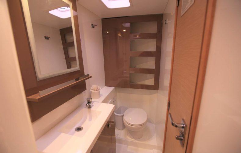 Book yachts online - catamaran - FP Lucia 40 - Lucky Cat - rent