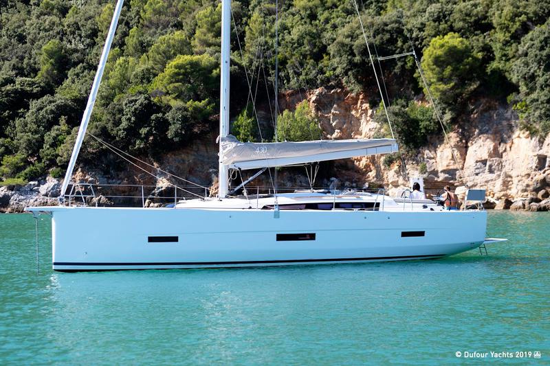 Book yachts online - sailboat - Dufour 430 - SAM'S WIND - rent
