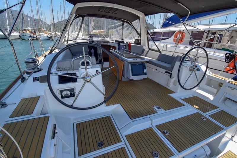 Book yachts online - sailboat - Beneteau Oceanis 45 - Tayanita - rent