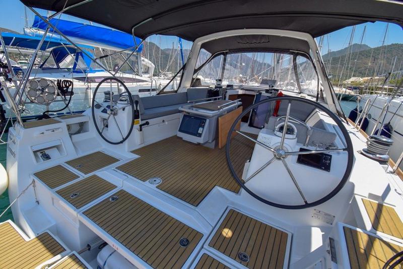 Book yachts online - sailboat - Beneteau Oceanis 45 - Tayanita - rent
