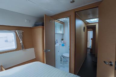 Book yachts online - catamaran - Lagoon 420 - SAMBA - rent