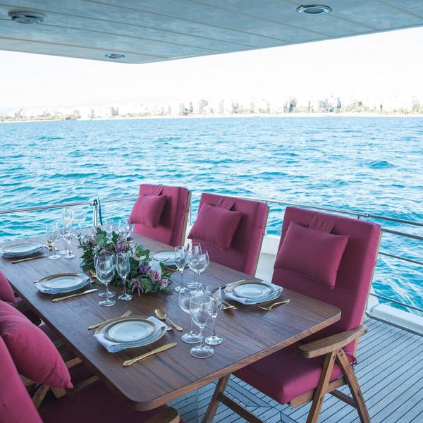 Book yachts online - motorboat - Posillipo Technema 67 - Temptation - rent