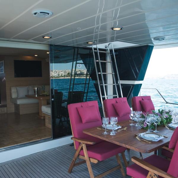 Book yachts online - motorboat - Posillipo Technema 67 - Temptation - rent