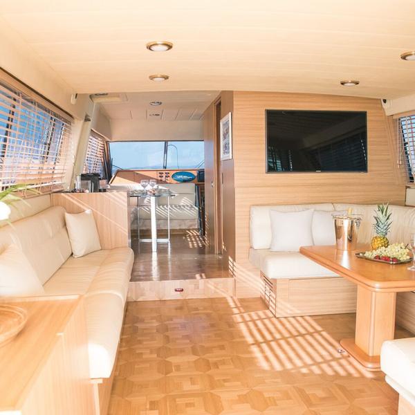 Book yachts online - motorboat - Posillipo Technema 67 - Temptation - rent