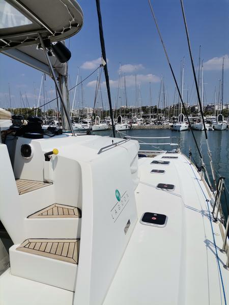 Book yachts online - catamaran - Lagoon 450  Flybridge - MIA PLUS - rent