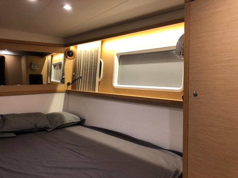 Book yachts online - catamaran - Lagoon 450  Flybridge - MIA PLUS - rent