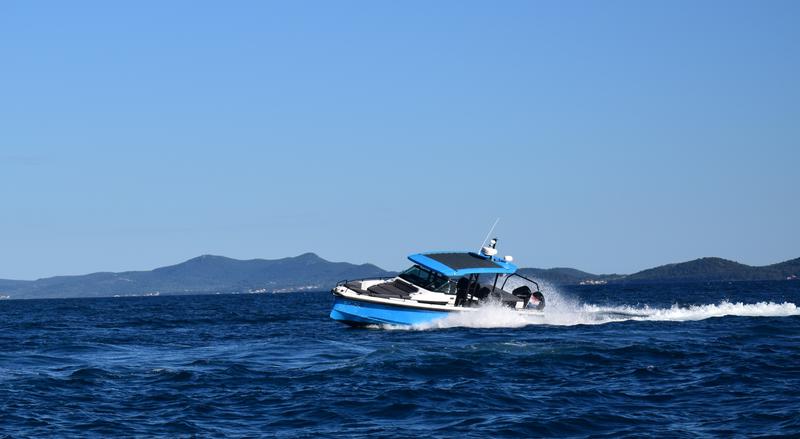 Book yachts online - motorboat - Axopar 37  Sun Top - Axopar 37 ST Brabus - rent