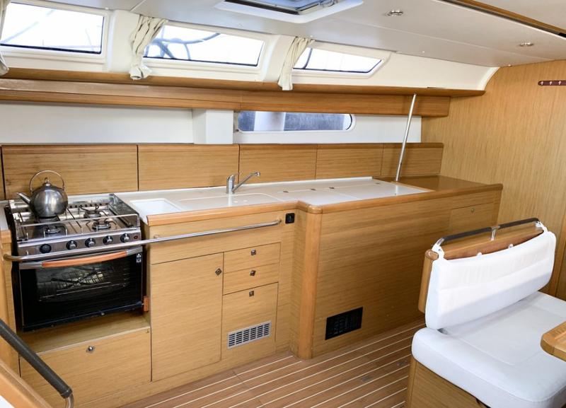 Book yachts online - sailboat - Sun Odyssey 49i - Mirta - rent