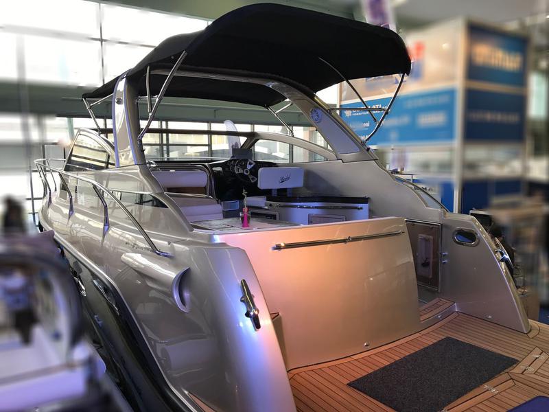 Book yachts online - motorboat - Mirakul 30 Sport SE - Laura III - rent