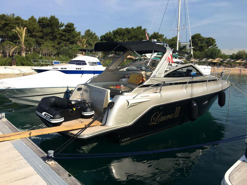 Book yachts online - motorboat - Mirakul 30 Sport SE - Laura III - rent
