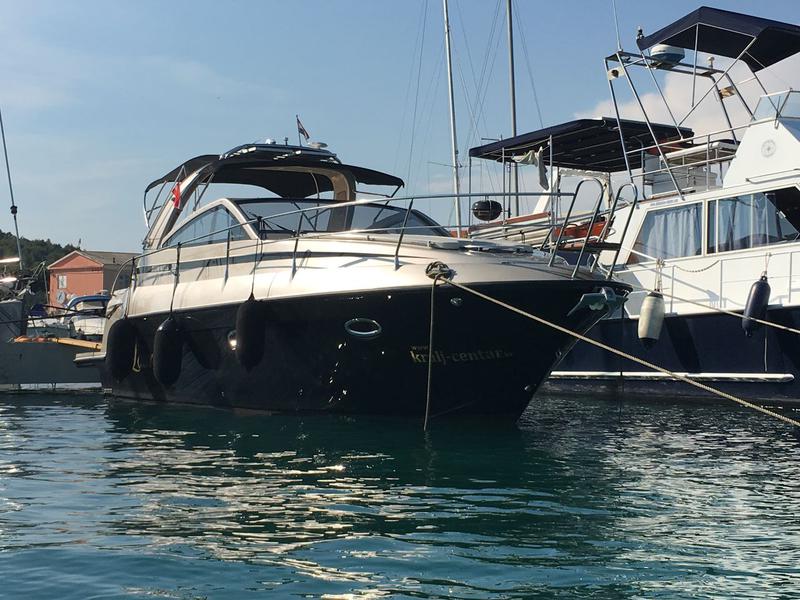 Book yachts online - motorboat - Mirakul 30 Sport SE - Laura III - rent