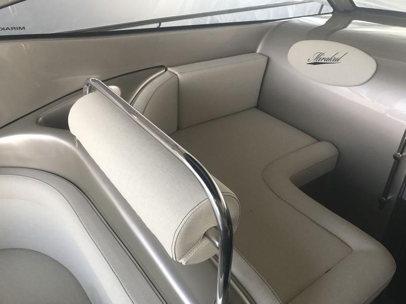 Book yachts online - motorboat - Mirakul 30 Sport SE - Laura III - rent