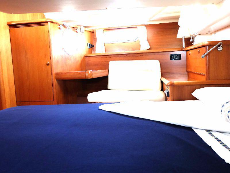 Book yachts online - sailboat - Sun Odyssey 54DS - A Son de Mar   - rent