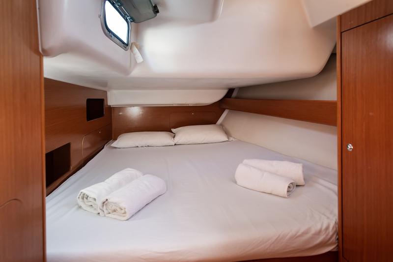Book yachts online - sailboat - Cyclades 43.4 - ELOISE - rent