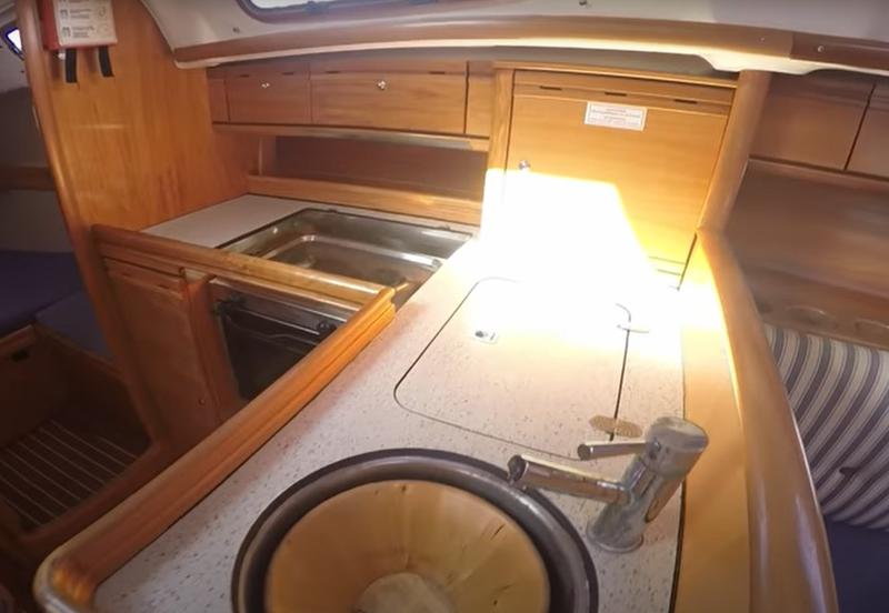 Book yachts online - sailboat - Bavaria 33 Cruiser - Sea Sail I - rent