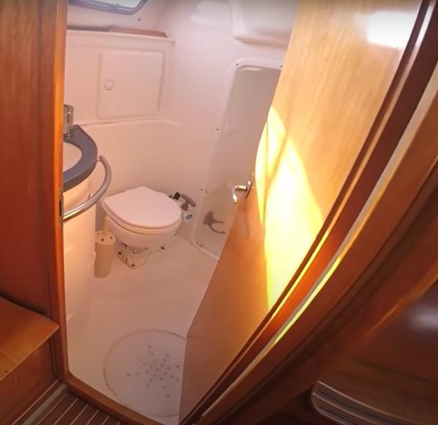 Book yachts online - sailboat - Bavaria 33 Cruiser - Sea Sail I - rent