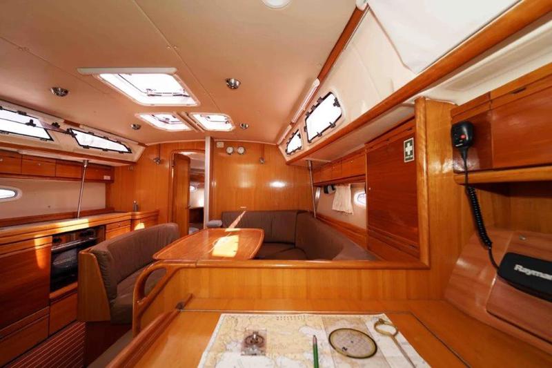 Book yachts online - sailboat - Bavaria 40 Cruiser - ELEKTRA  - rent