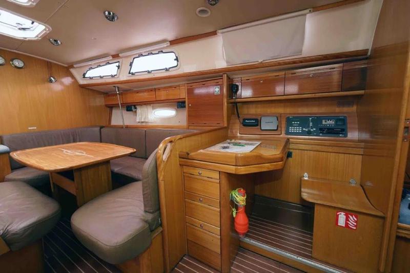 Book yachts online - sailboat - Bavaria 40 Cruiser - ELEKTRA  - rent