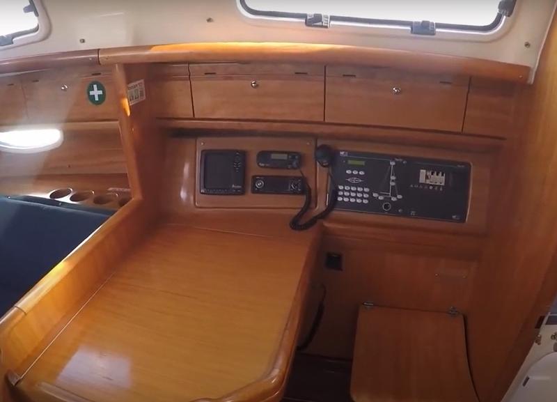 Book yachts online - sailboat - Bavaria 34 Cruiser - Evi - rent