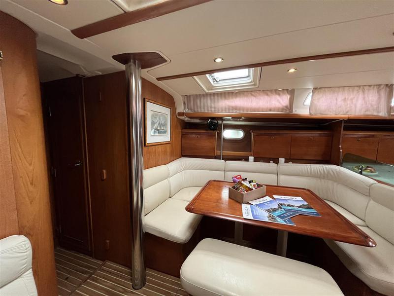 Book yachts online - sailboat - Sun Odyssey 43 - Irene - rent