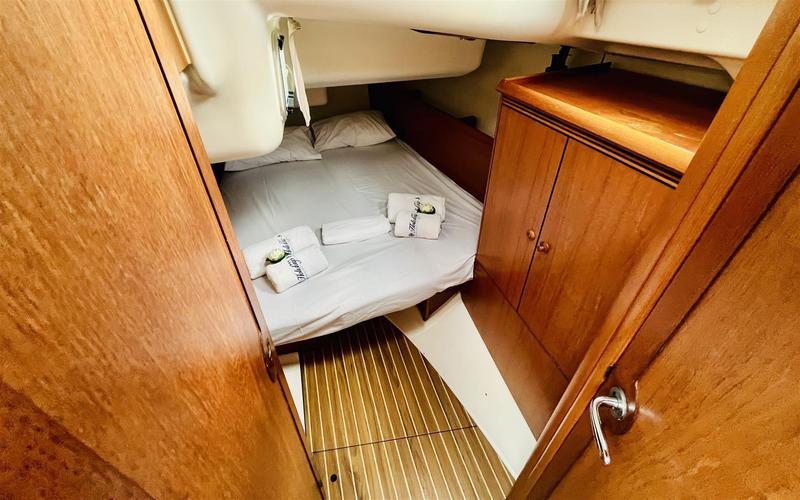 Book yachts online - sailboat - Sun Odyssey 43 - Irene - rent