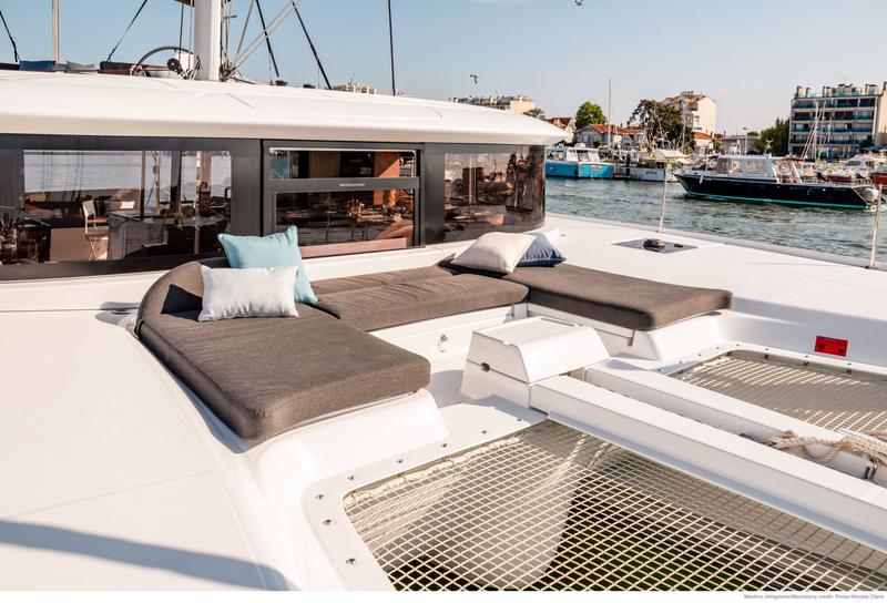 Book yachts online - catamaran - Lagoon 46 - Zahra - rent