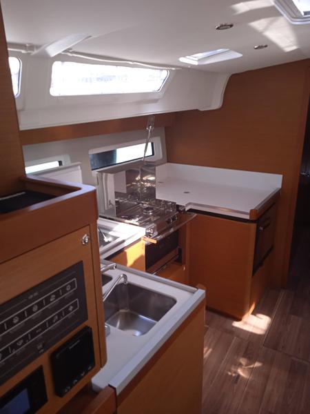Book yachts online - sailboat - Sun Odyssey 490 - Anna smile - rent