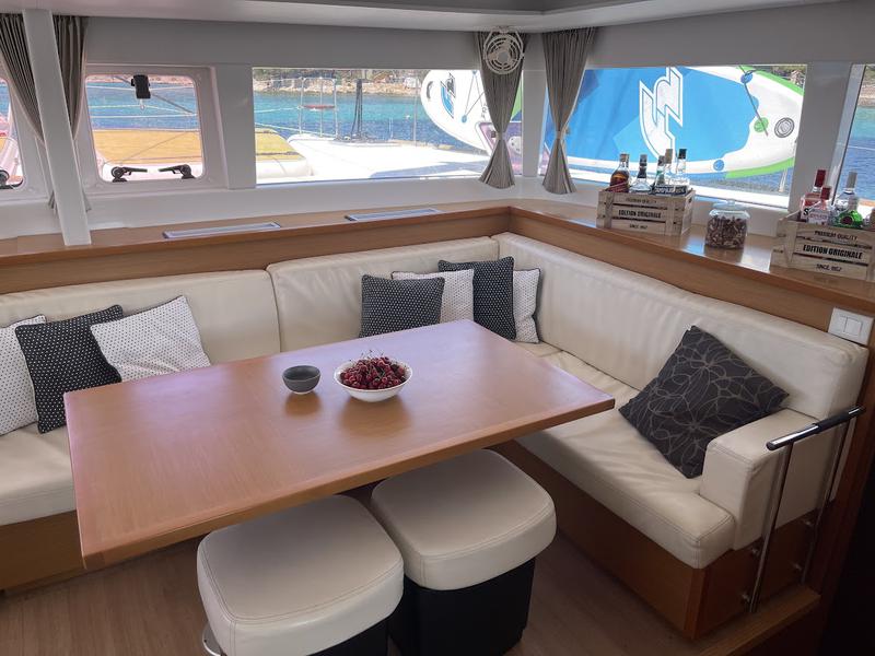 Book yachts online - catamaran - Lagoon 450 F - GREY GOOSE II - rent